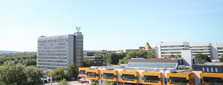 Panorama des Campus Nord mit Matehmatikgebäude und Mensa